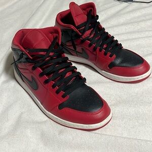 Jordan 1 Mid "Bred Reverse" Size 11